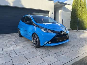 Aygo 1,0 VVT-i x x