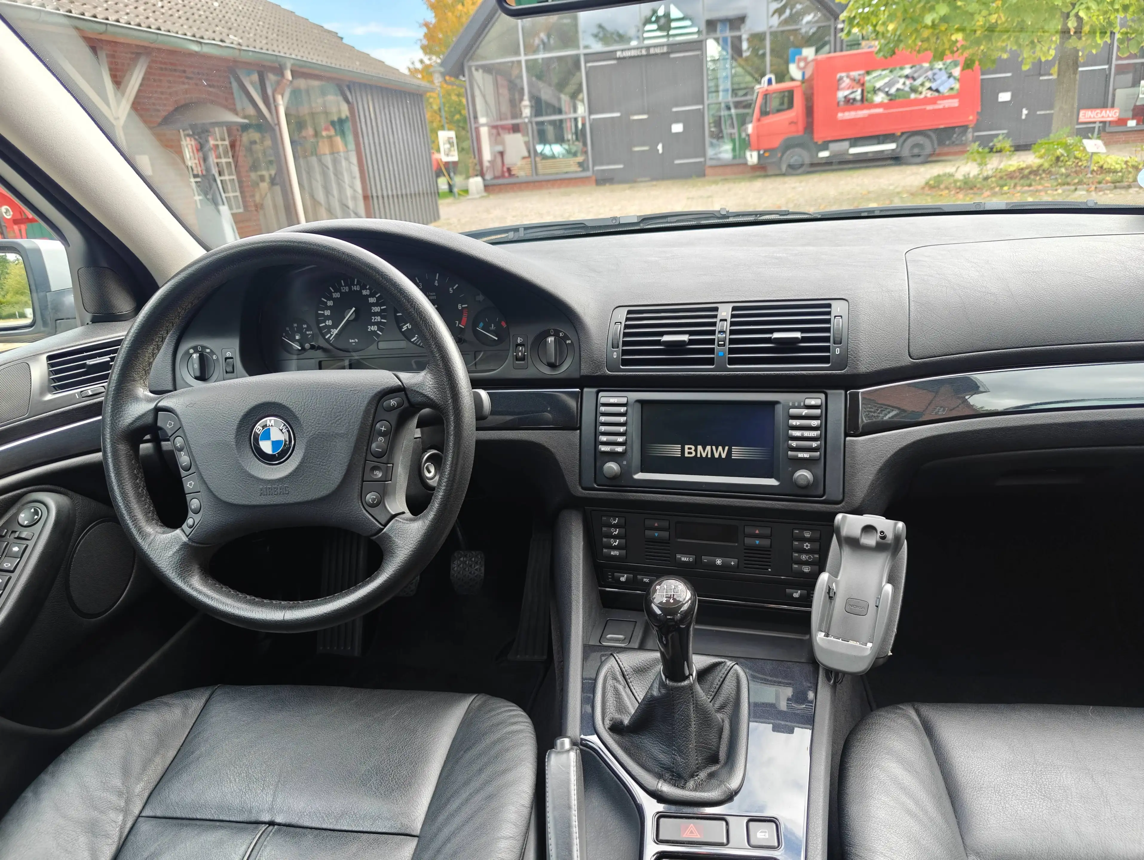 BMW 525 525i / 2 Hand / Leder / Navi Pro / SHD / Klimaautomatik — photo 13