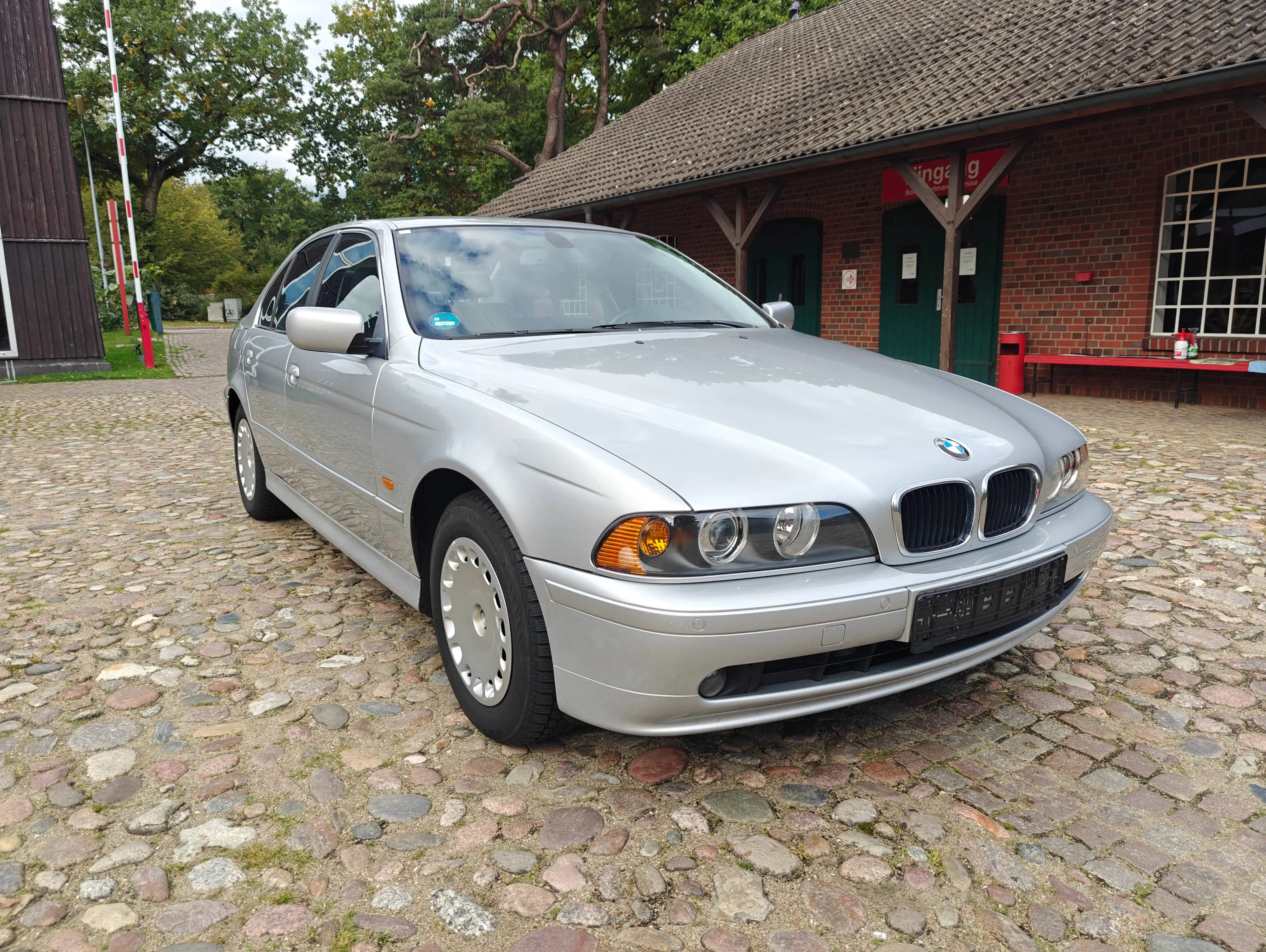 BMW 525 525i / 2 Hand / Leder / Navi Pro / SHD / Klimaautomatik — photo 2