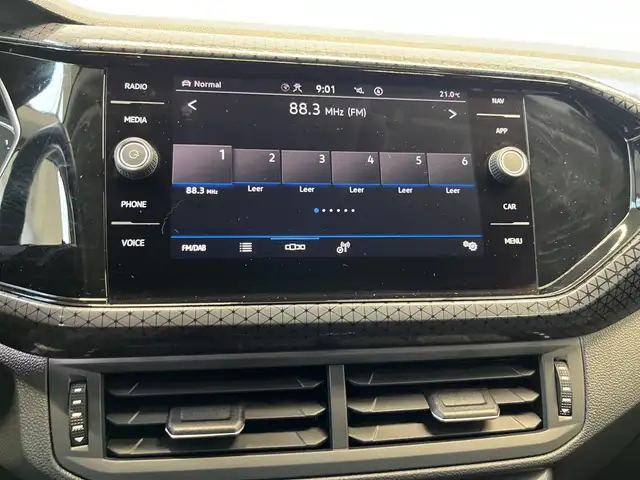 Volkswagen T-Cross view 13