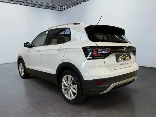 Volkswagen T-Cross view 4