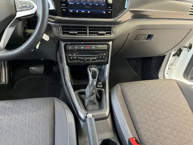 Volkswagen T-Cross view 9