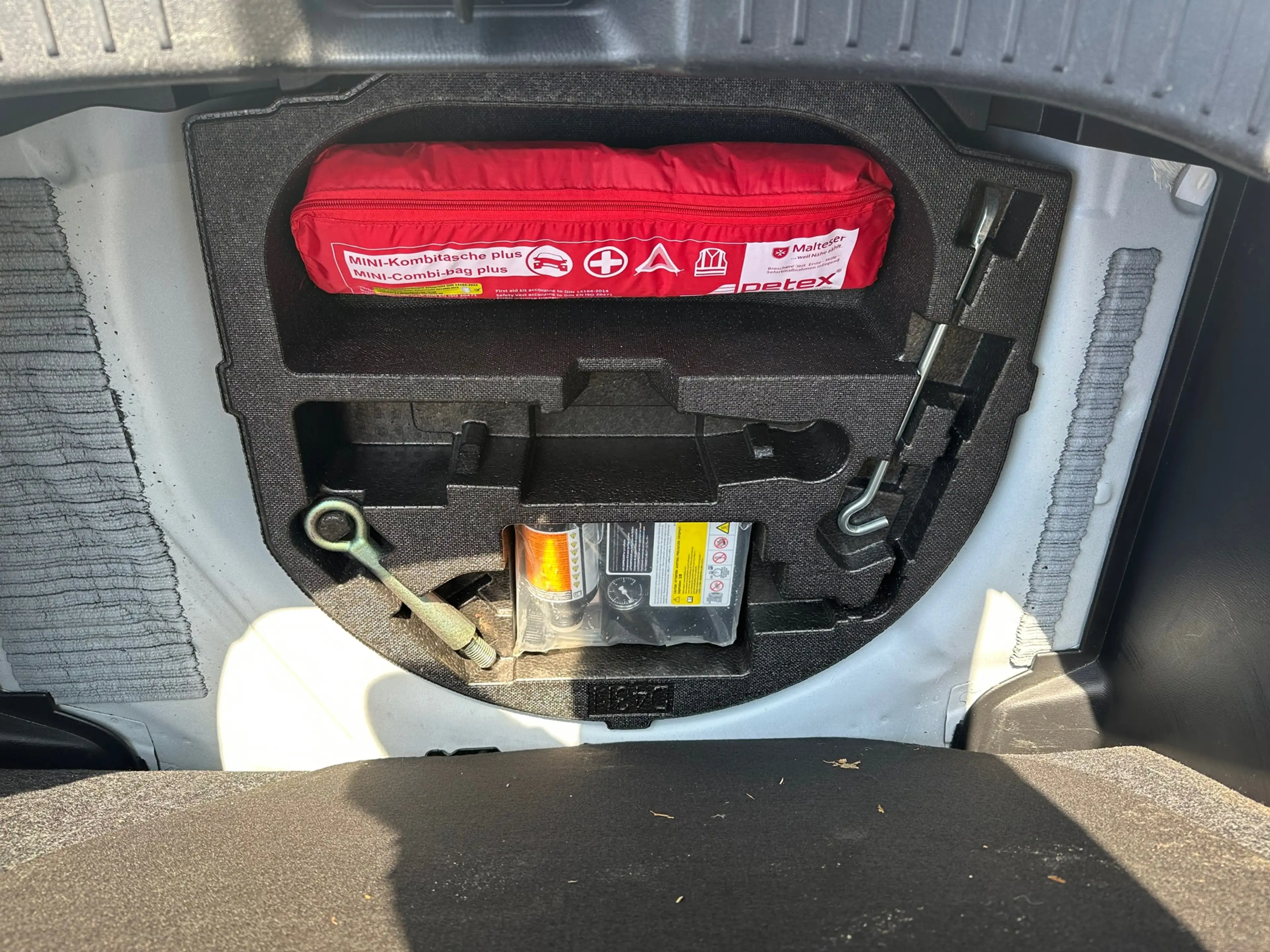 Mazda 2 1.5 Skyactiv-G Signature — photo 12