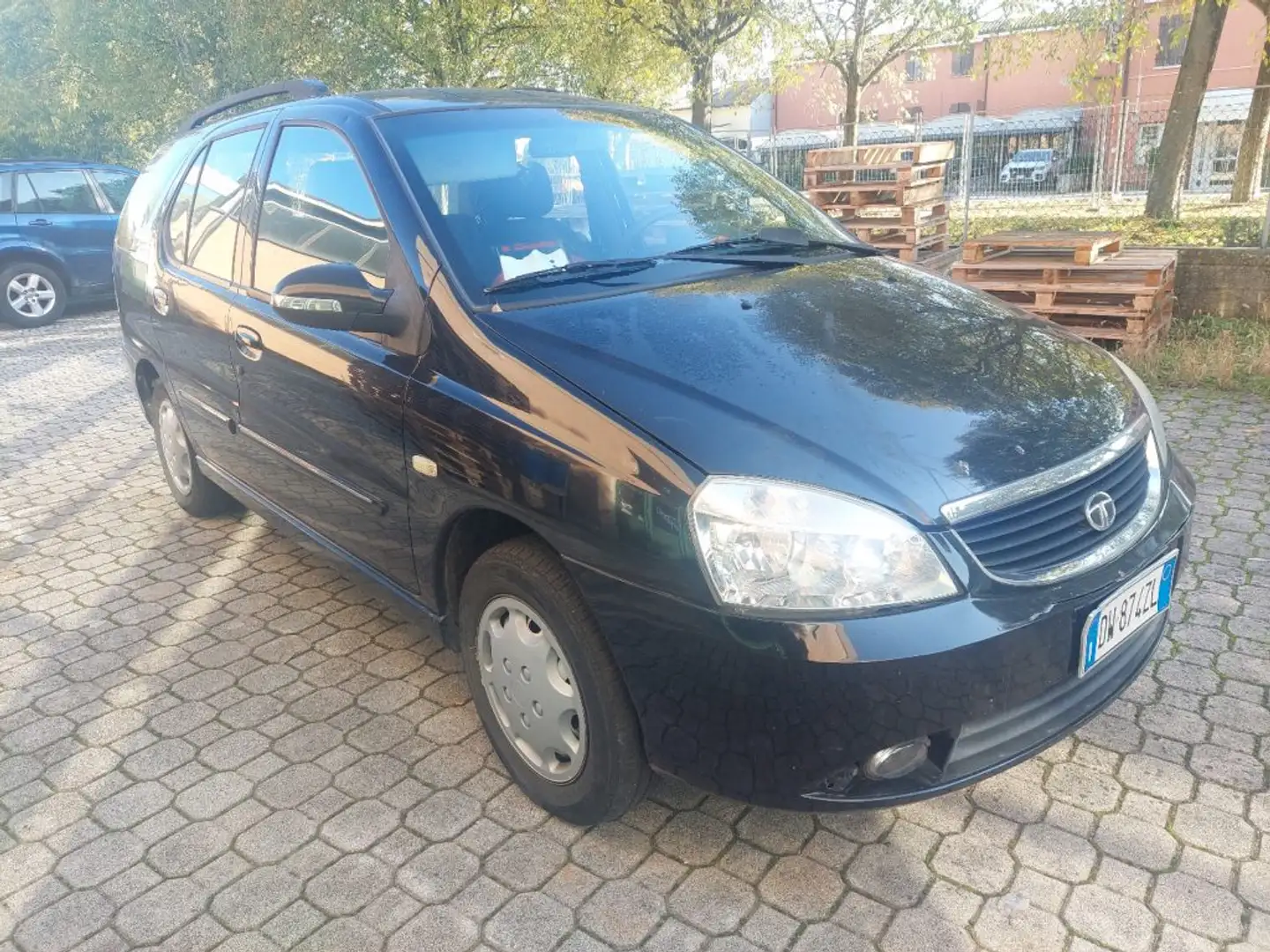 Tata Indigo 1.4 S.W. GLX Nero - 2