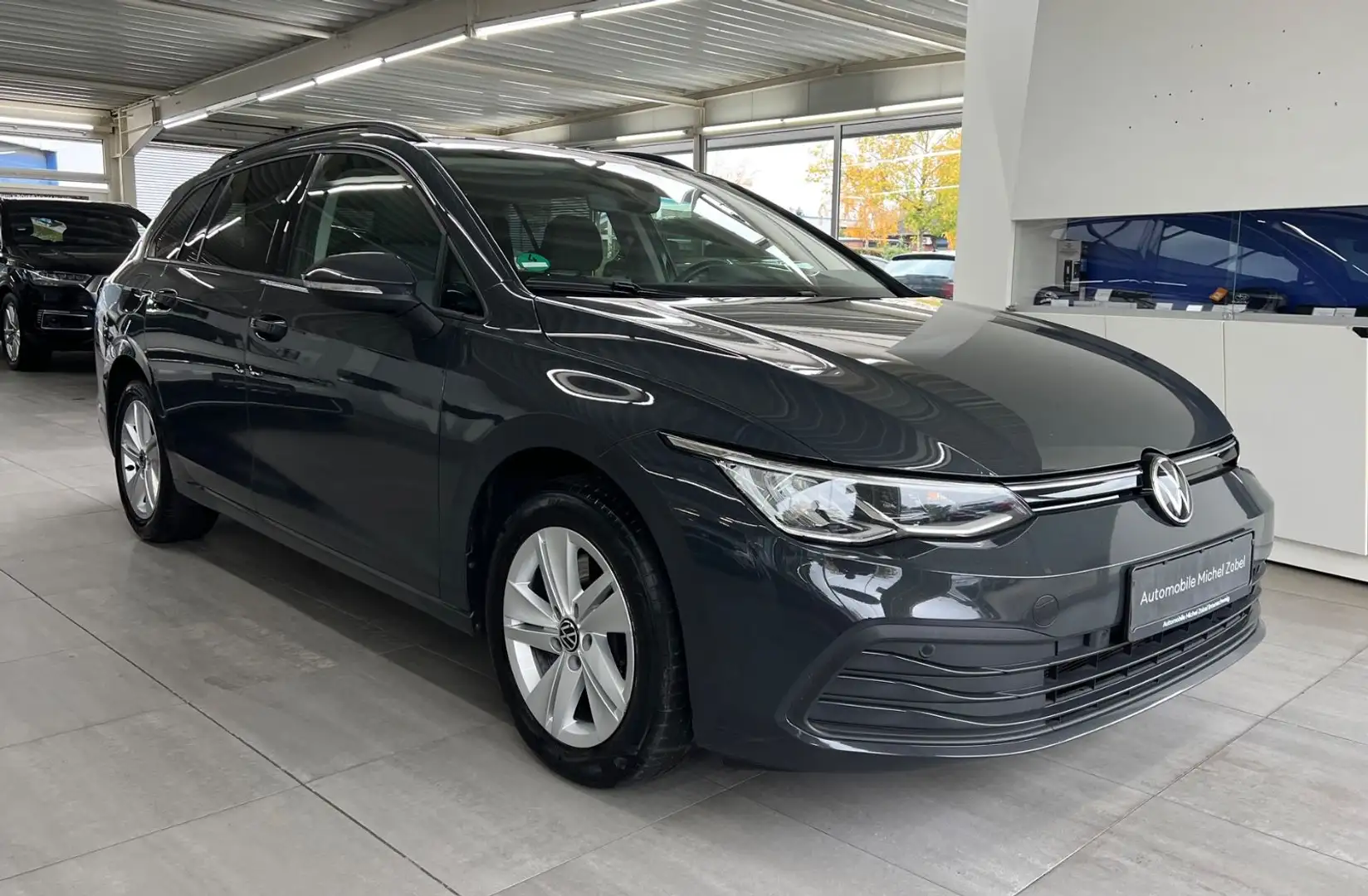 Volkswagen Golf VIII*Variant*Life*Navi*Kamera*Massage* Grau - 1