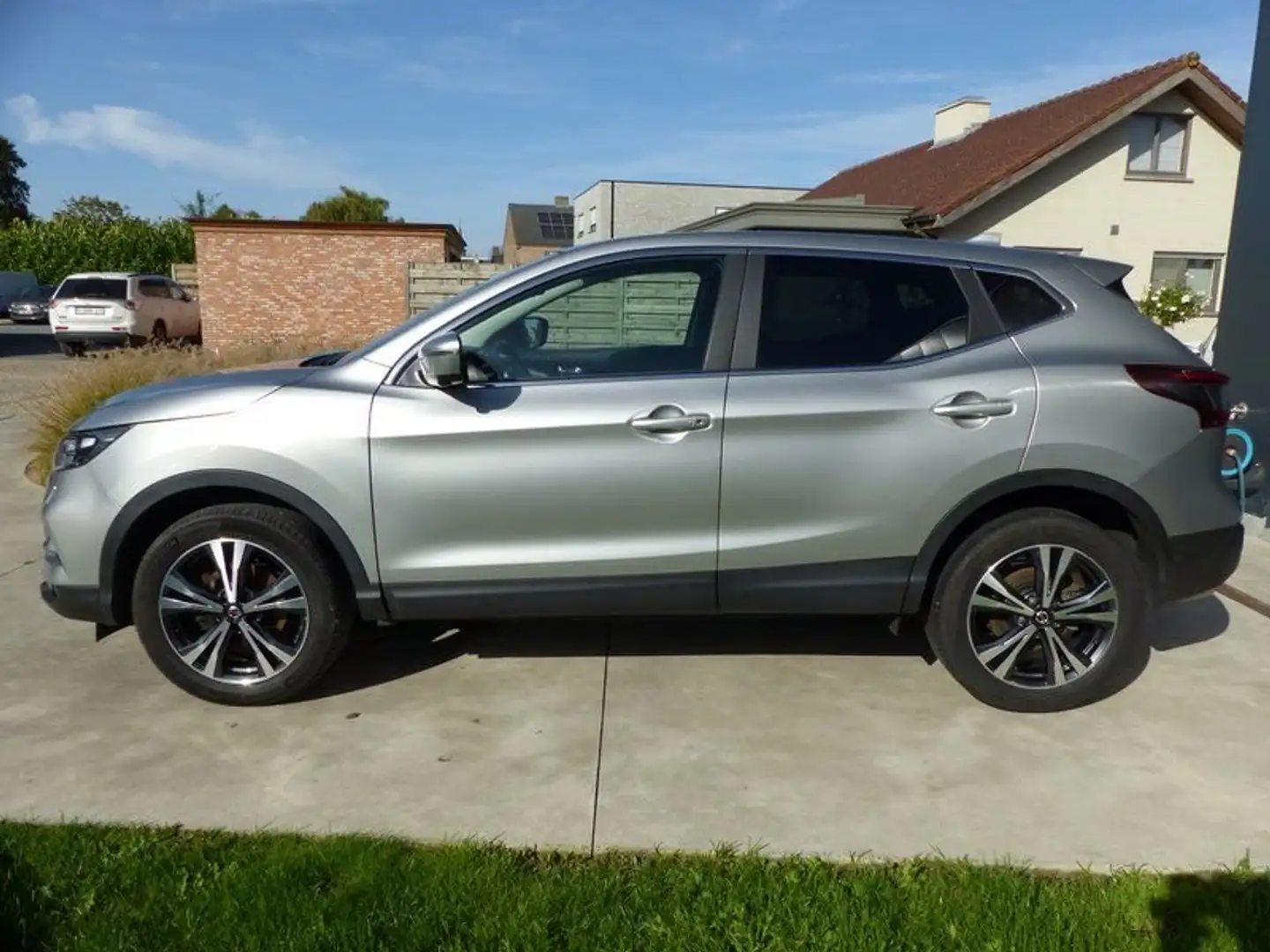 Nissan Qashqai 1.3 ACENTA+ GRADE Zilver - 2