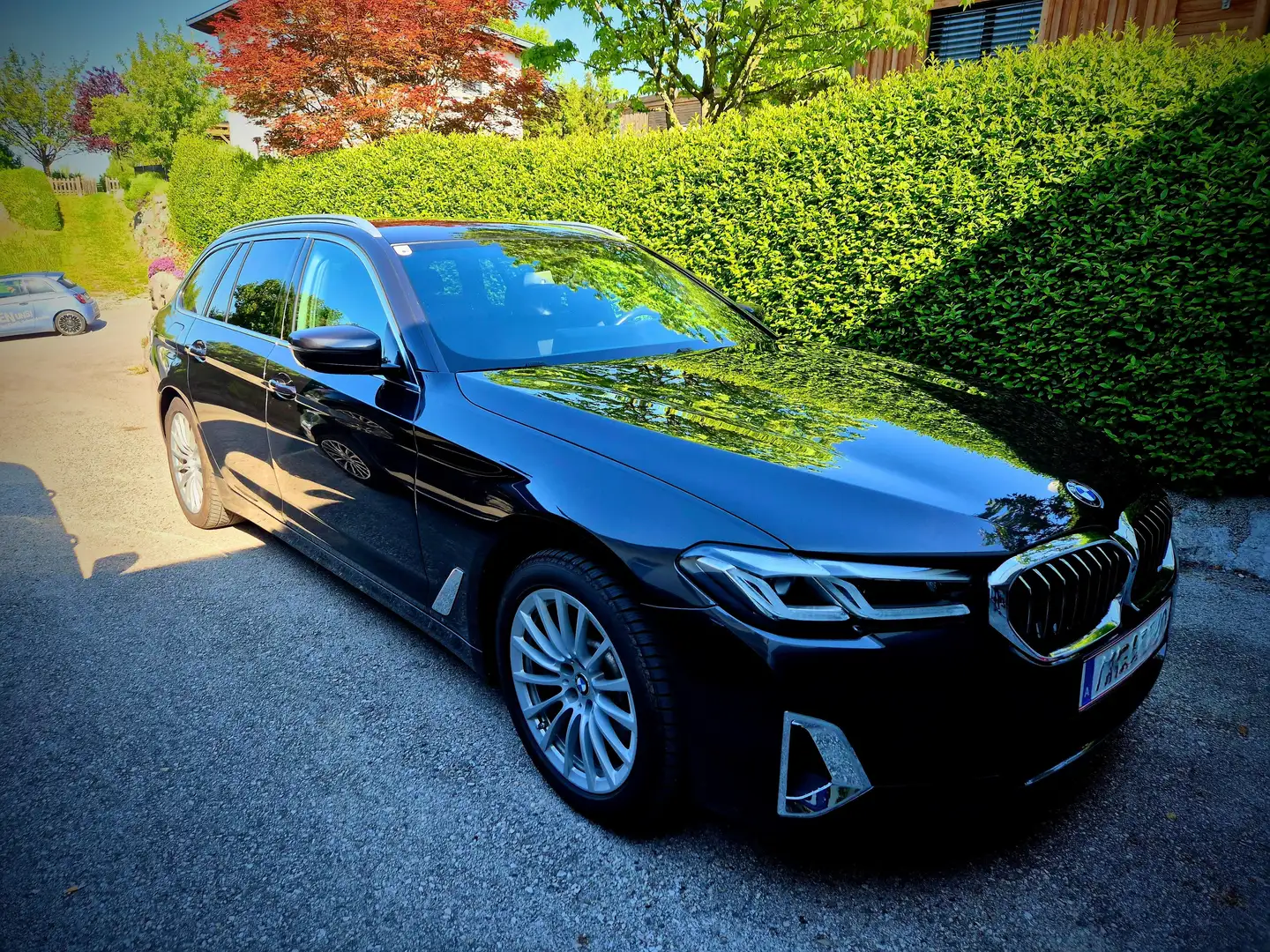 BMW 530 530e xDrive Touring Aut. Hybrid Grau - 1