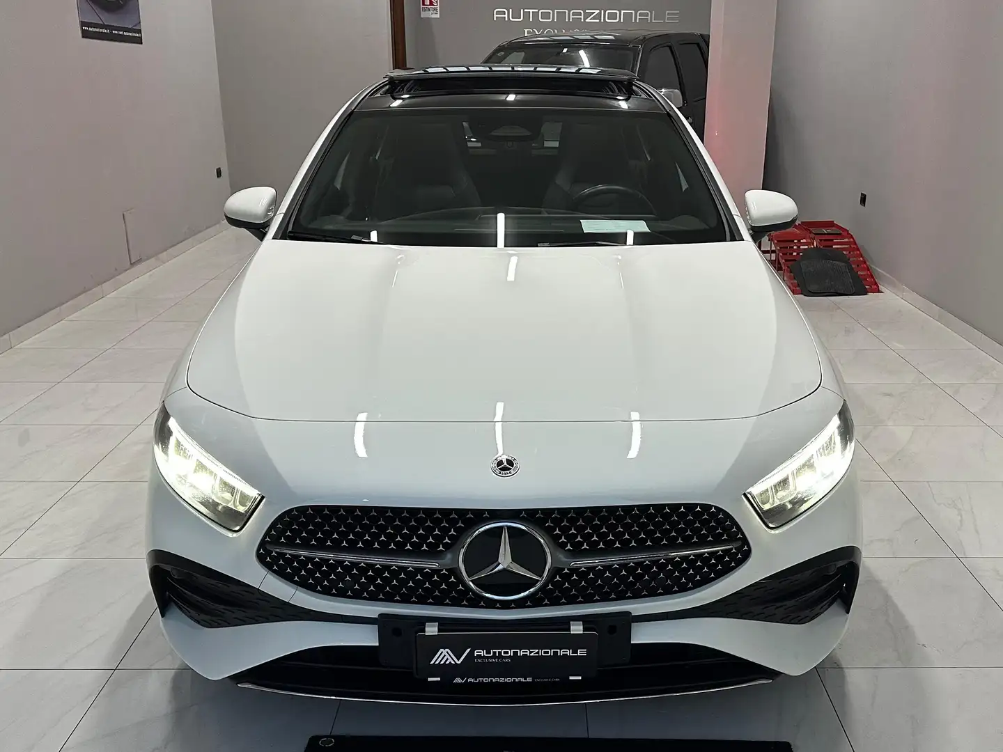 Mercedes-Benz A 200 d AMG Line Advanced Plus auto Weiß - 2