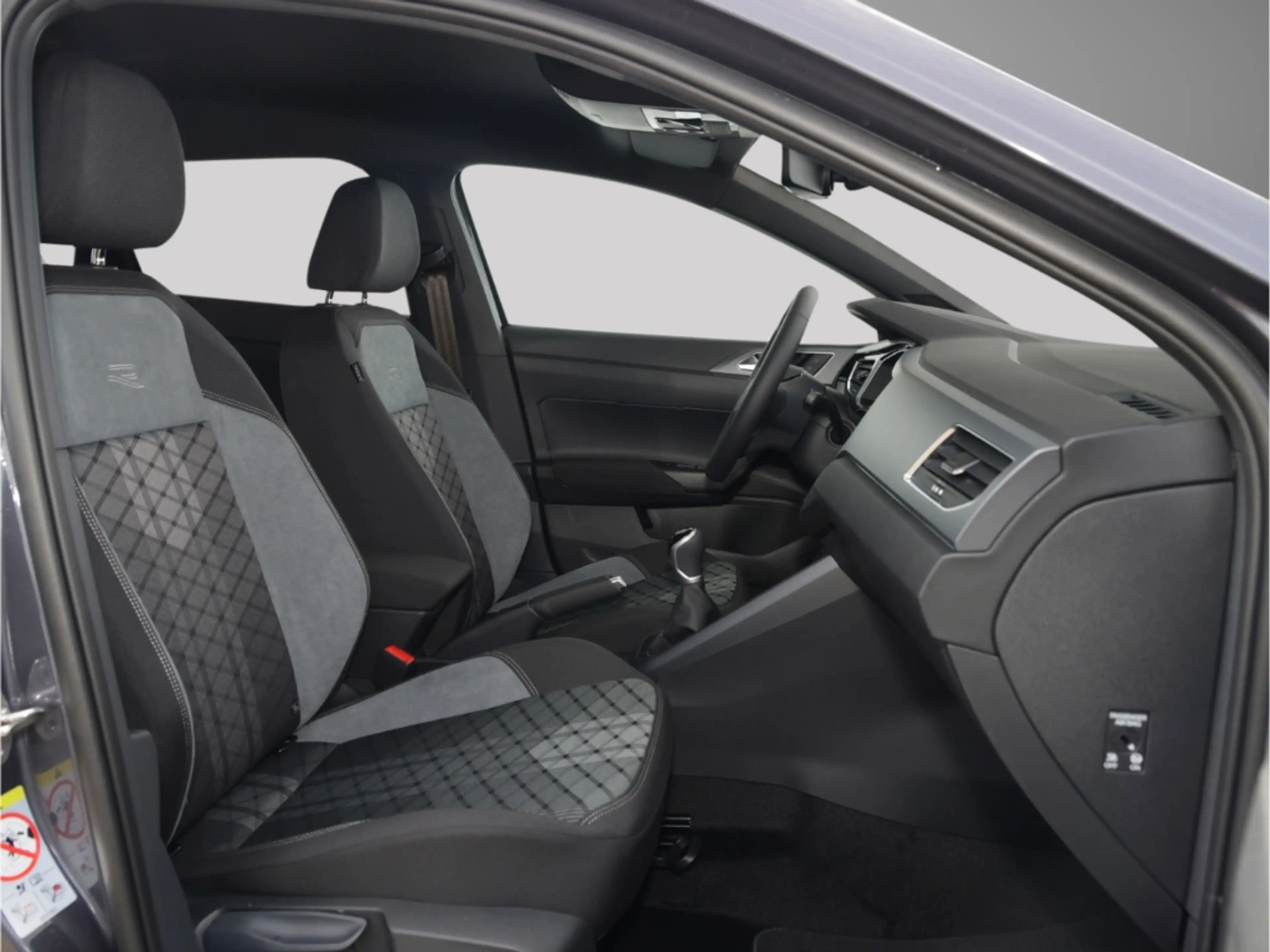 Volkswagen Taigo R-Line 1.0 TSI 6-Gang IQ Light — photo 6