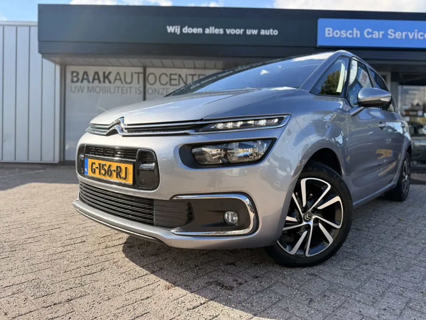 Citroen C4 SpaceTourer 1.2 PureTech Shine | Carplay | Trekhaak | Camera Grijs - 2
