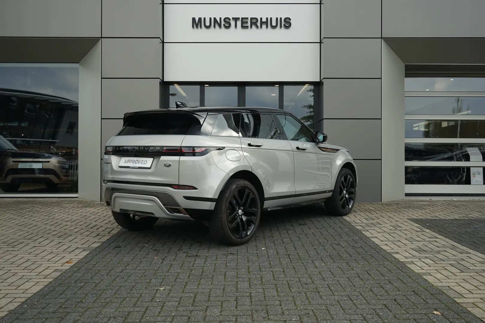 Land Rover Range Rover Evoque 2.0 P250 AWD R-Dynamic First Edition | Head-up dis Grijs - 2