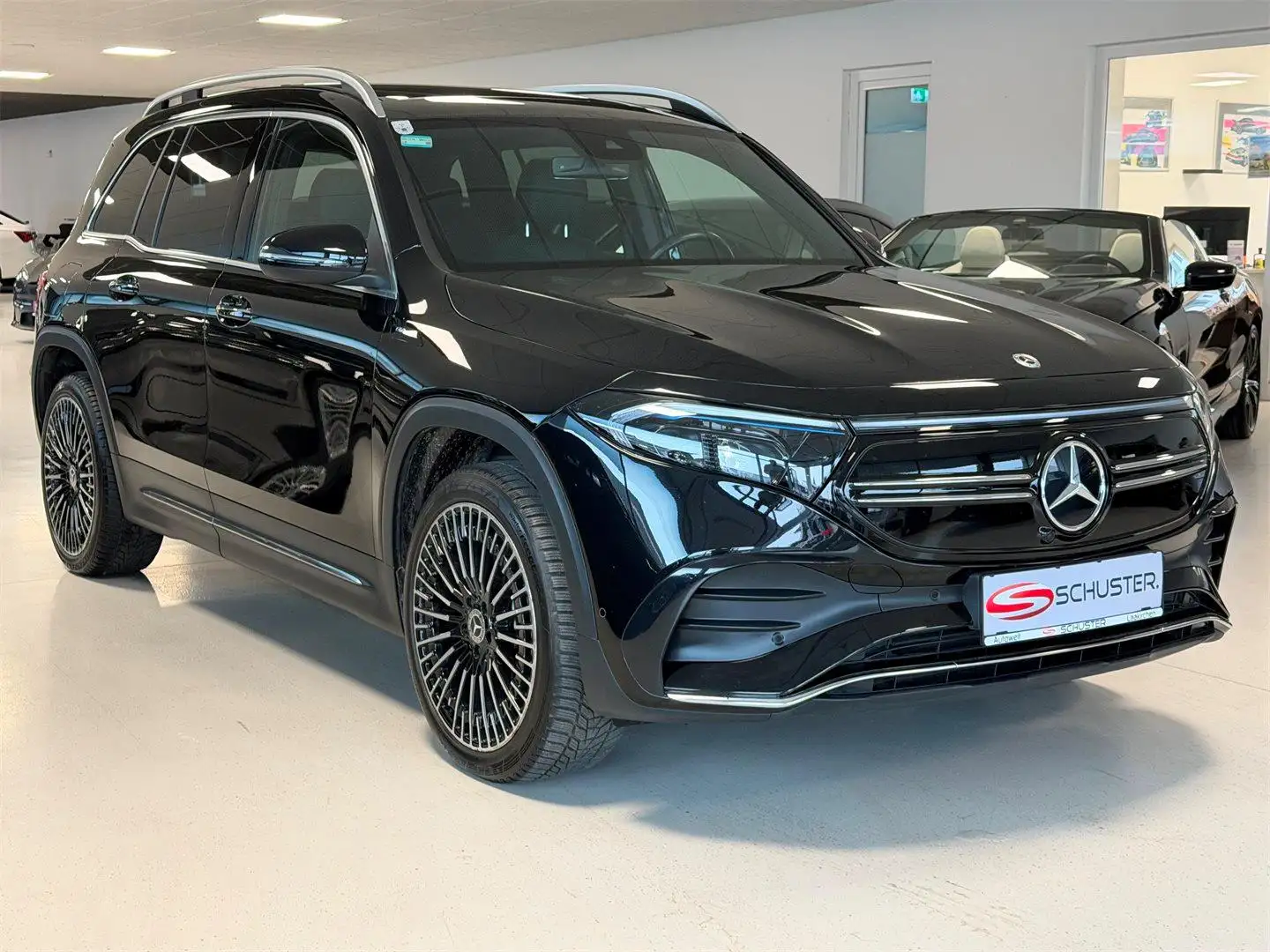 Mercedes-Benz EQB 350 4Matic *AMG, 20, Pano Schwarz - 1