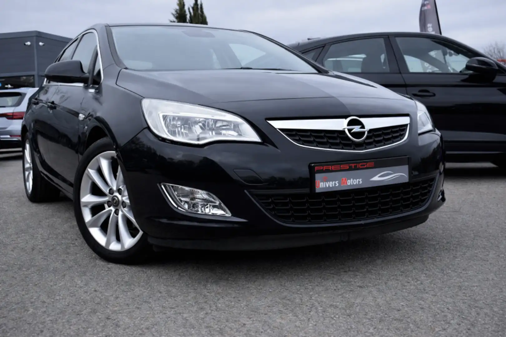 Opel Astra 1.7 CDTI125 COSMO START\u0026STOP Noir - 1