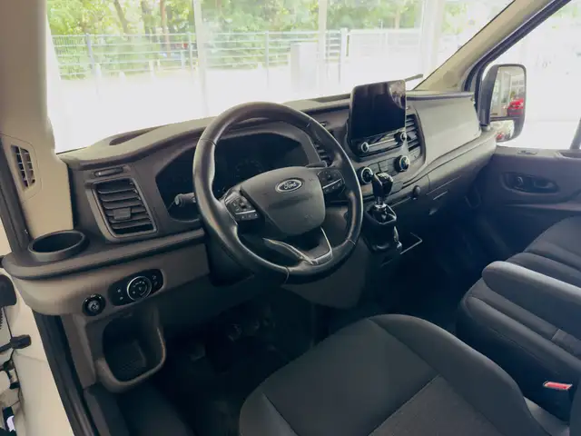 Ford Transit view 12