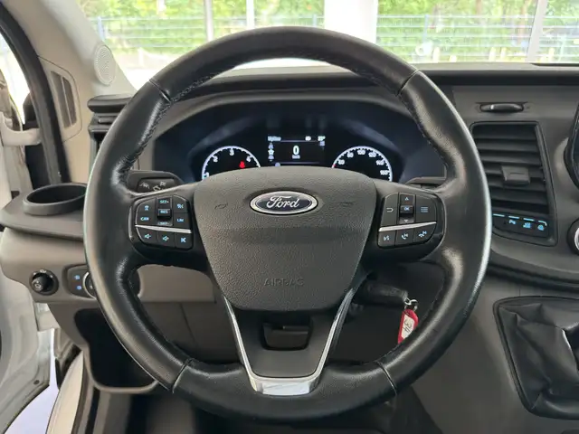 Ford Transit view 14