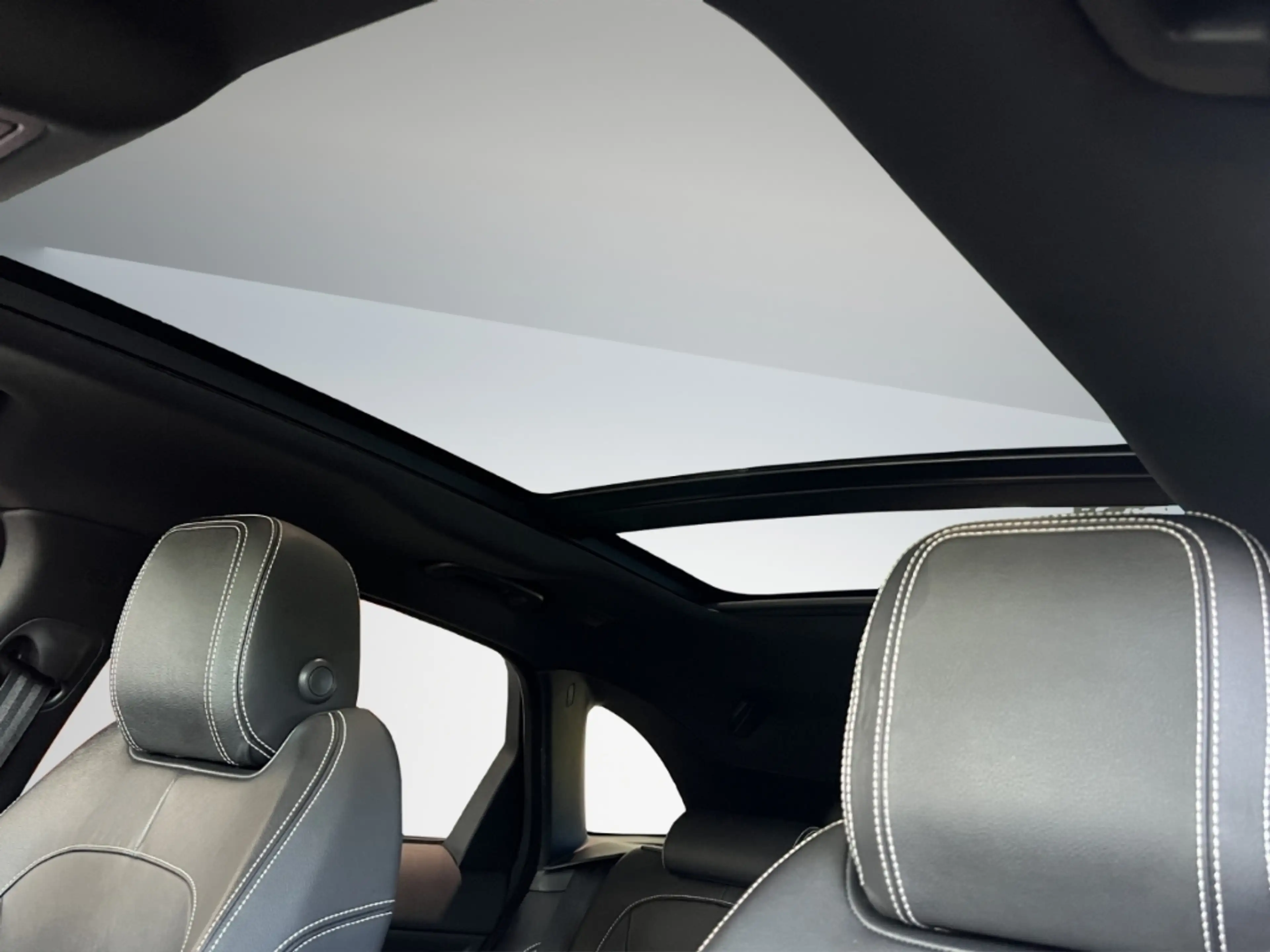 Jaguar F-Pace 3.0l v6 R-Sport AWD/Keyless/SitzHz — photo 12