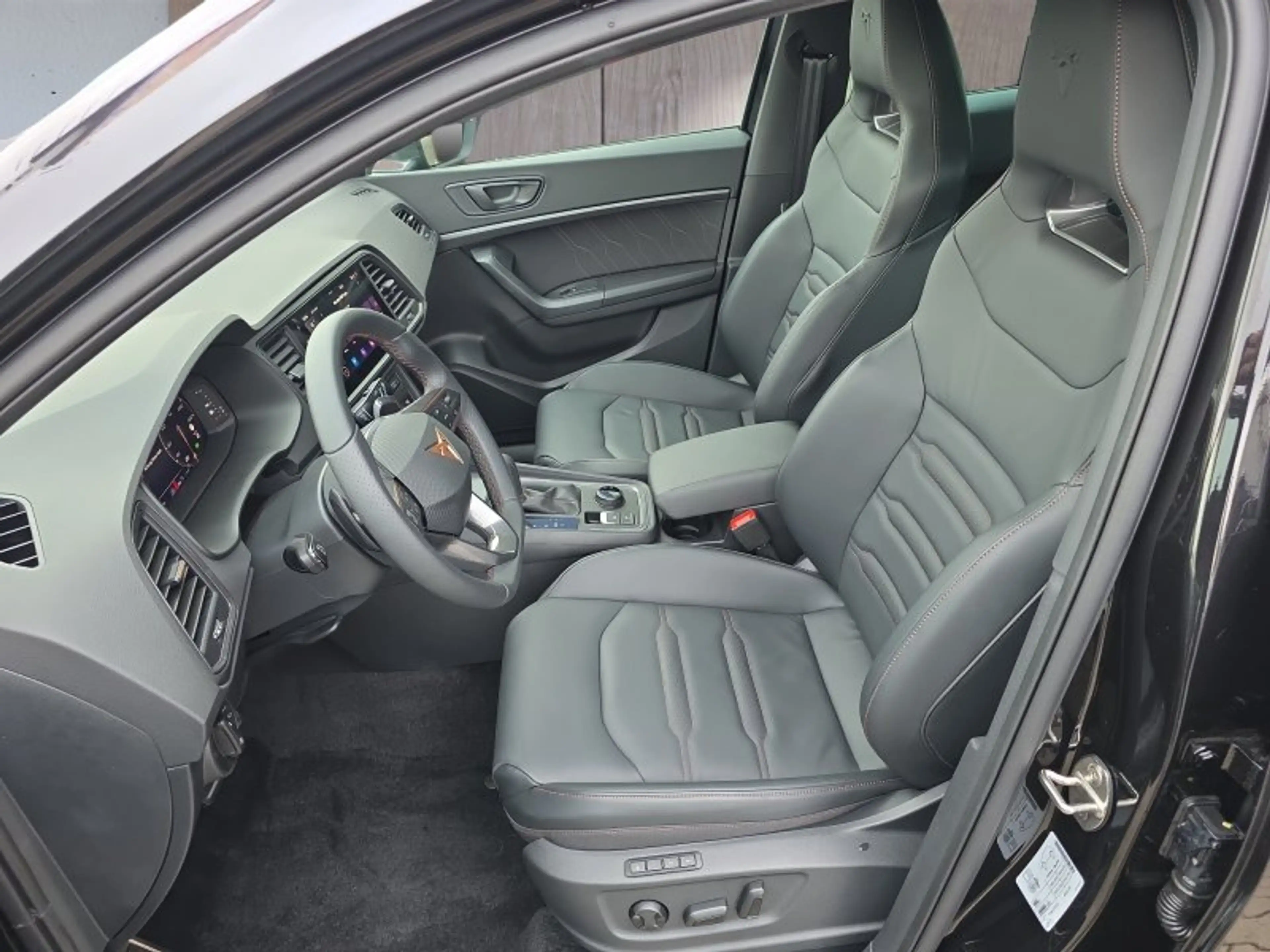 CUPRA Ateca 1,5TSI DSG 5*J.Gar/AHK/Leder/Navi/el.Klappe   ** — photo 9