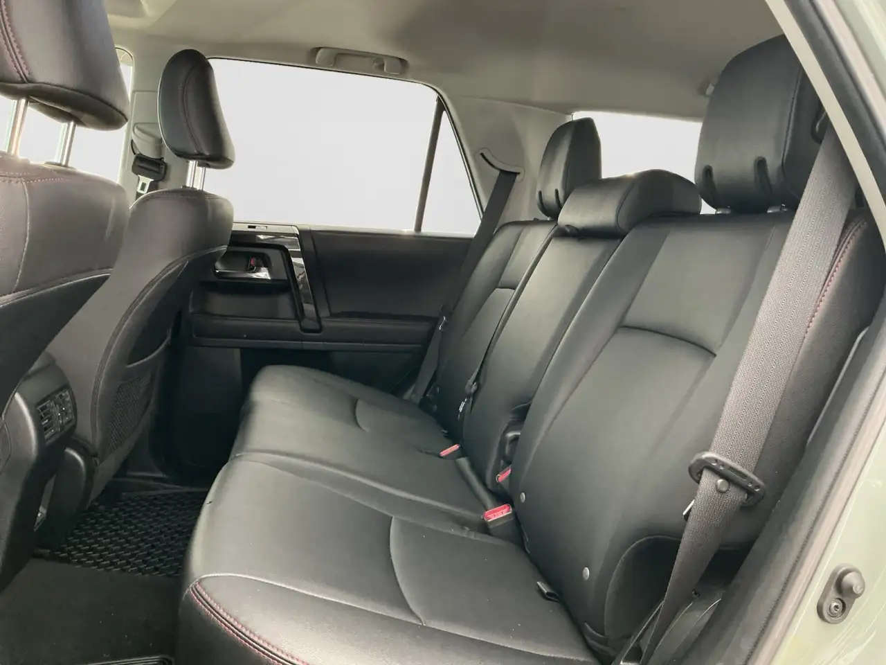 Toyota 4-Runner снимка Toyota 4-Runner