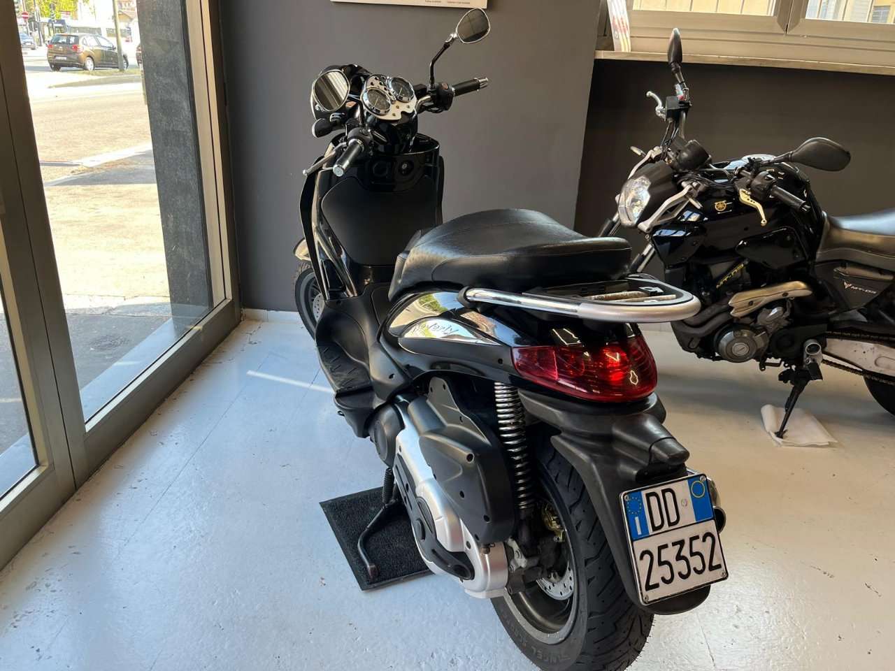 Piaggio Beverly 500 Beverly 500 (cruiser anniversario)