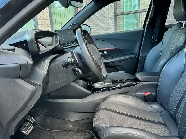 Peugeot 2008 view 6