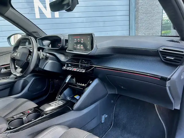 Peugeot 2008 view 9