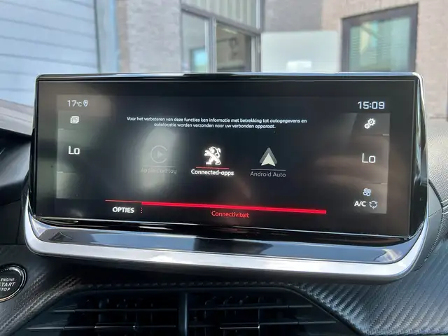 Peugeot 2008 view 11