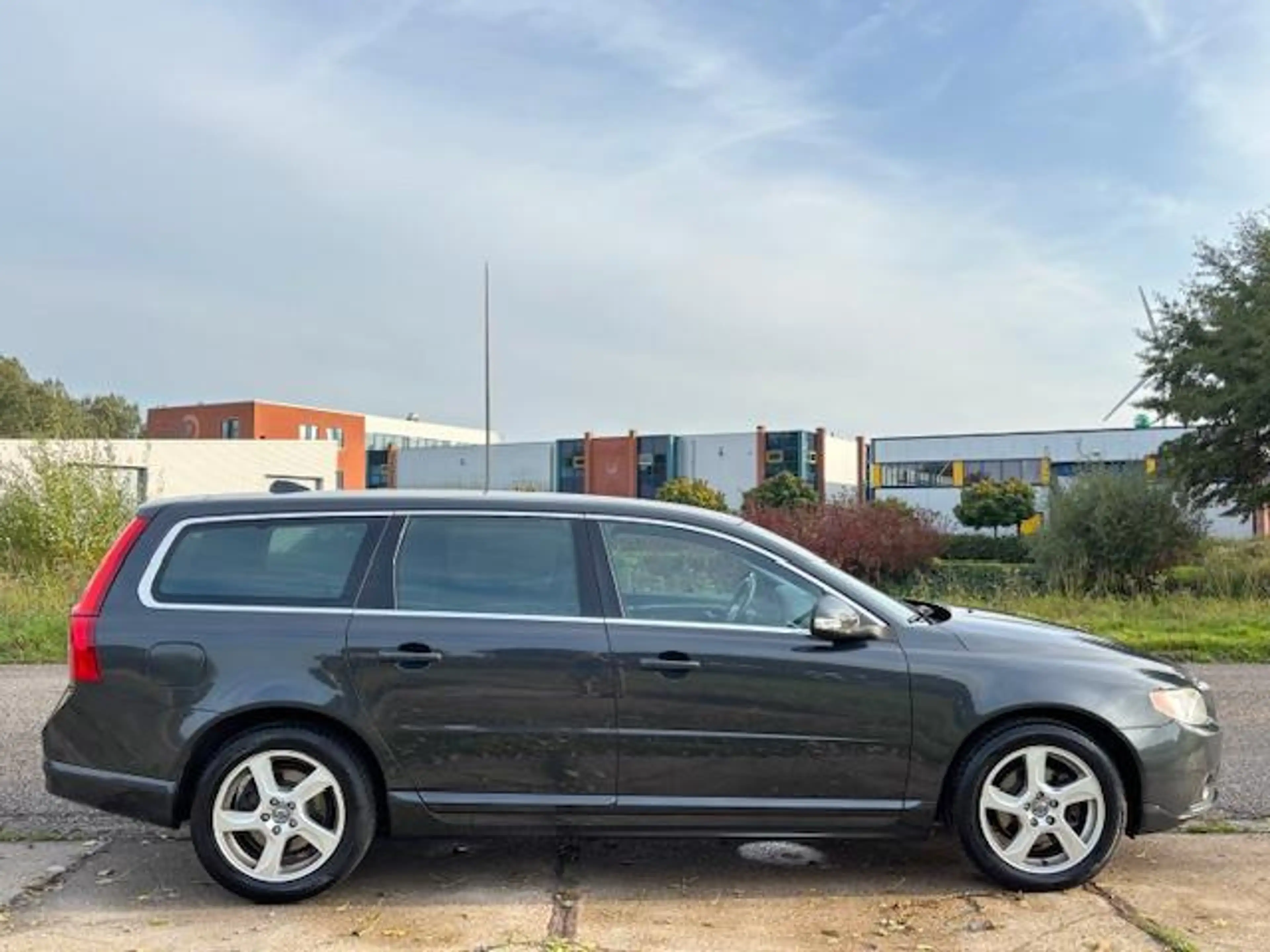 Volvo V70 1.6 T4 Momentum Automaat ECC Audio/CD Navigatie LM — photo 8
