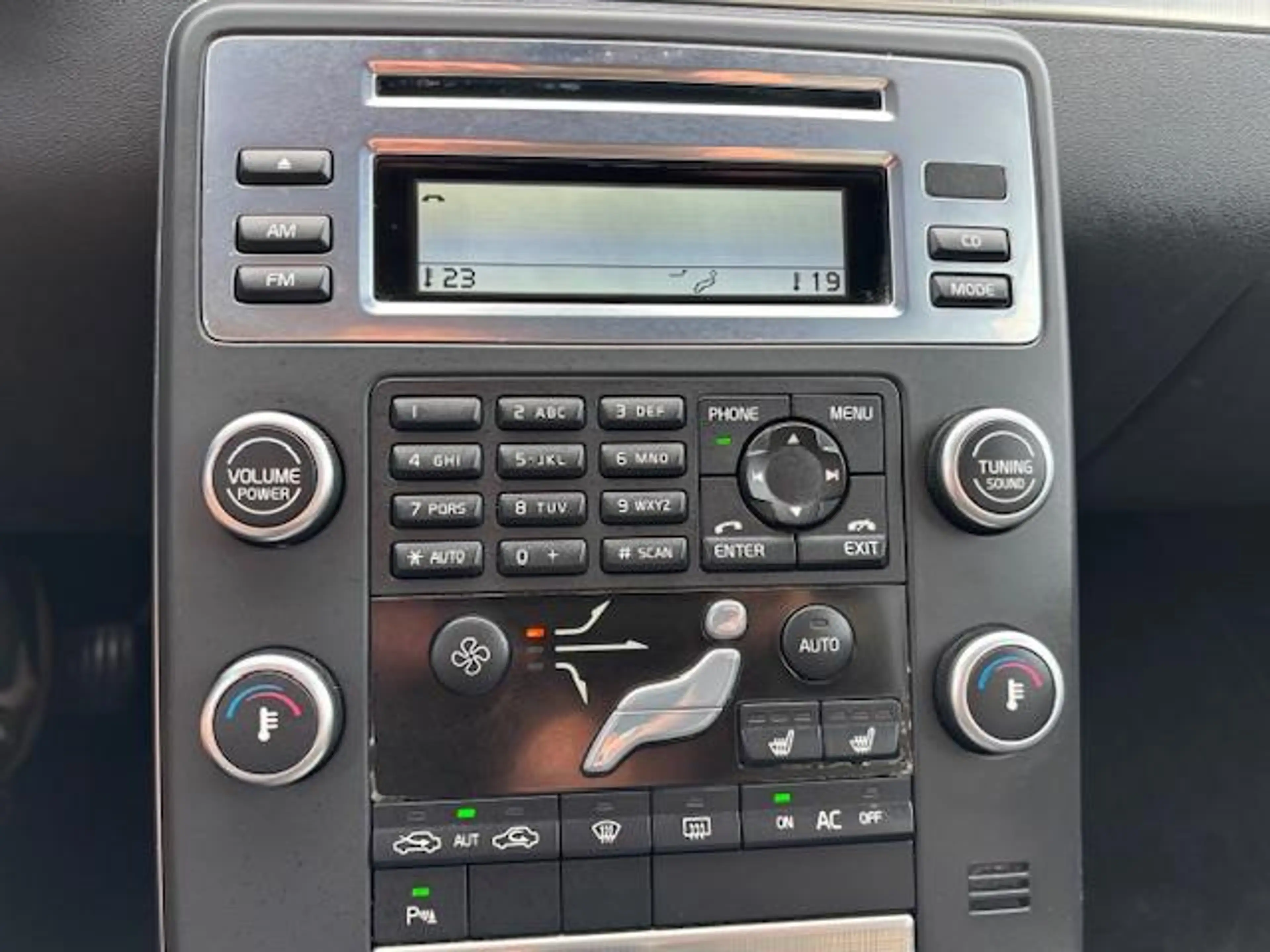 Volvo V70 1.6 T4 Momentum Automaat ECC Audio/CD Navigatie LM — photo 23