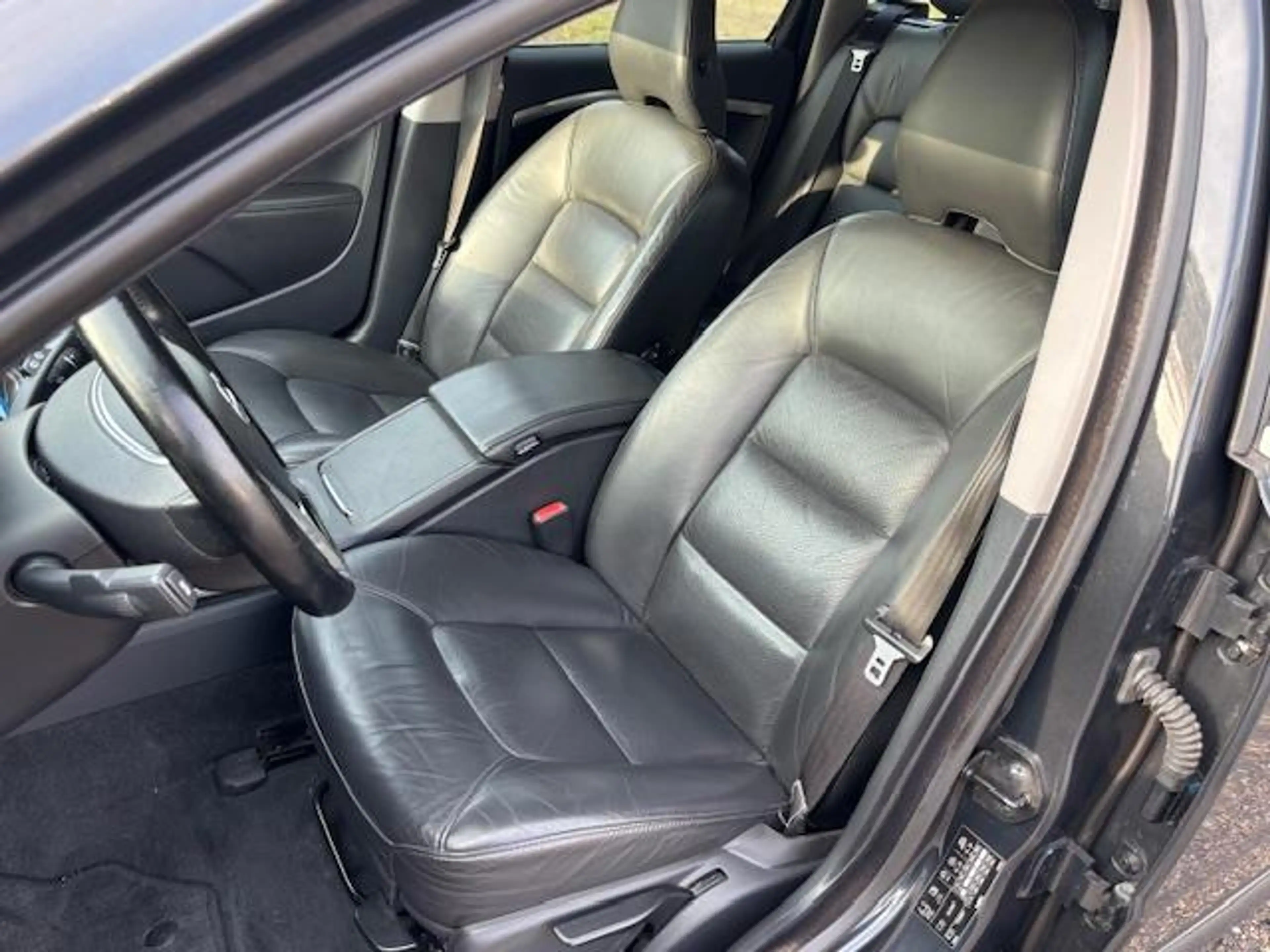 Volvo V70 1.6 T4 Momentum Automaat ECC Audio/CD Navigatie LM — photo 12