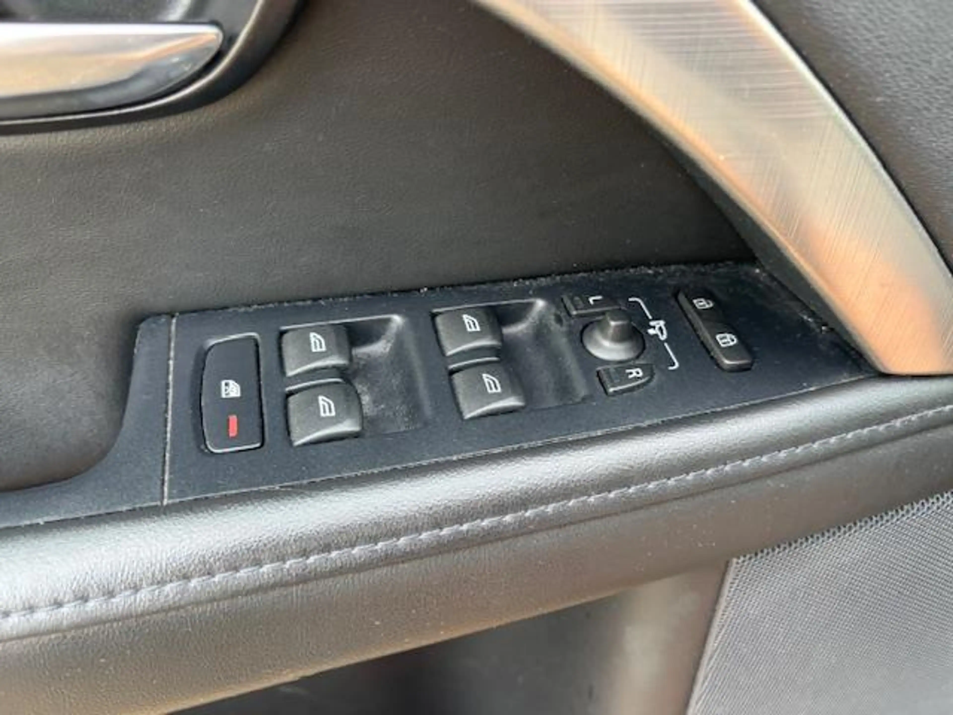 Volvo V70 1.6 T4 Momentum Automaat ECC Audio/CD Navigatie LM — photo 18