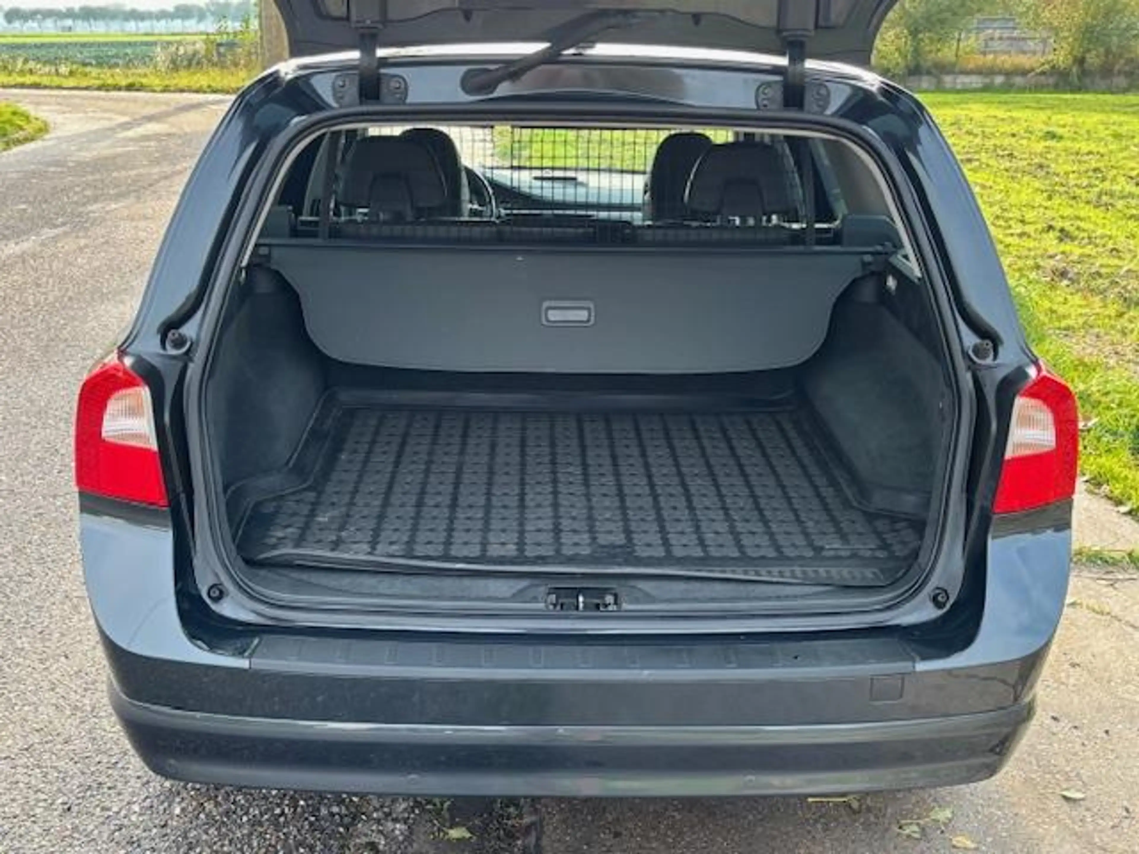 Volvo V70 1.6 T4 Momentum Automaat ECC Audio/CD Navigatie LM — photo 14
