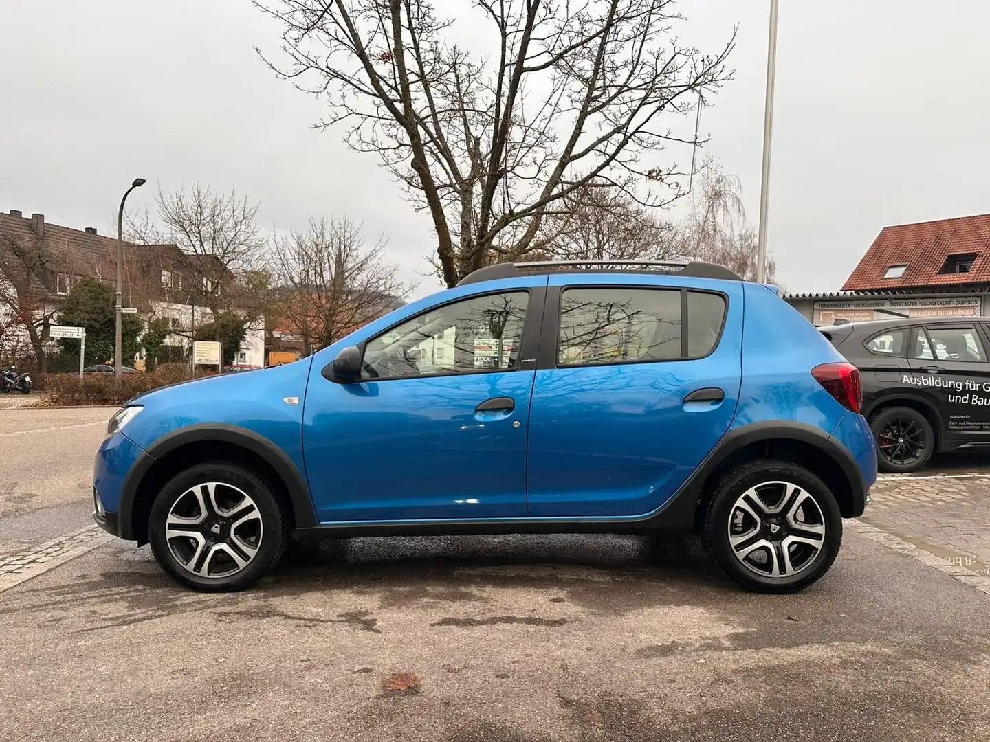 Dacia Sandero Stepway Celebration Blau - 2