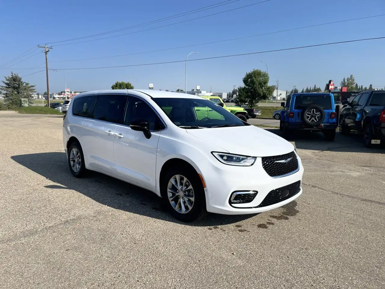 Chrysler Pacifica photo Chrysler Pacifica