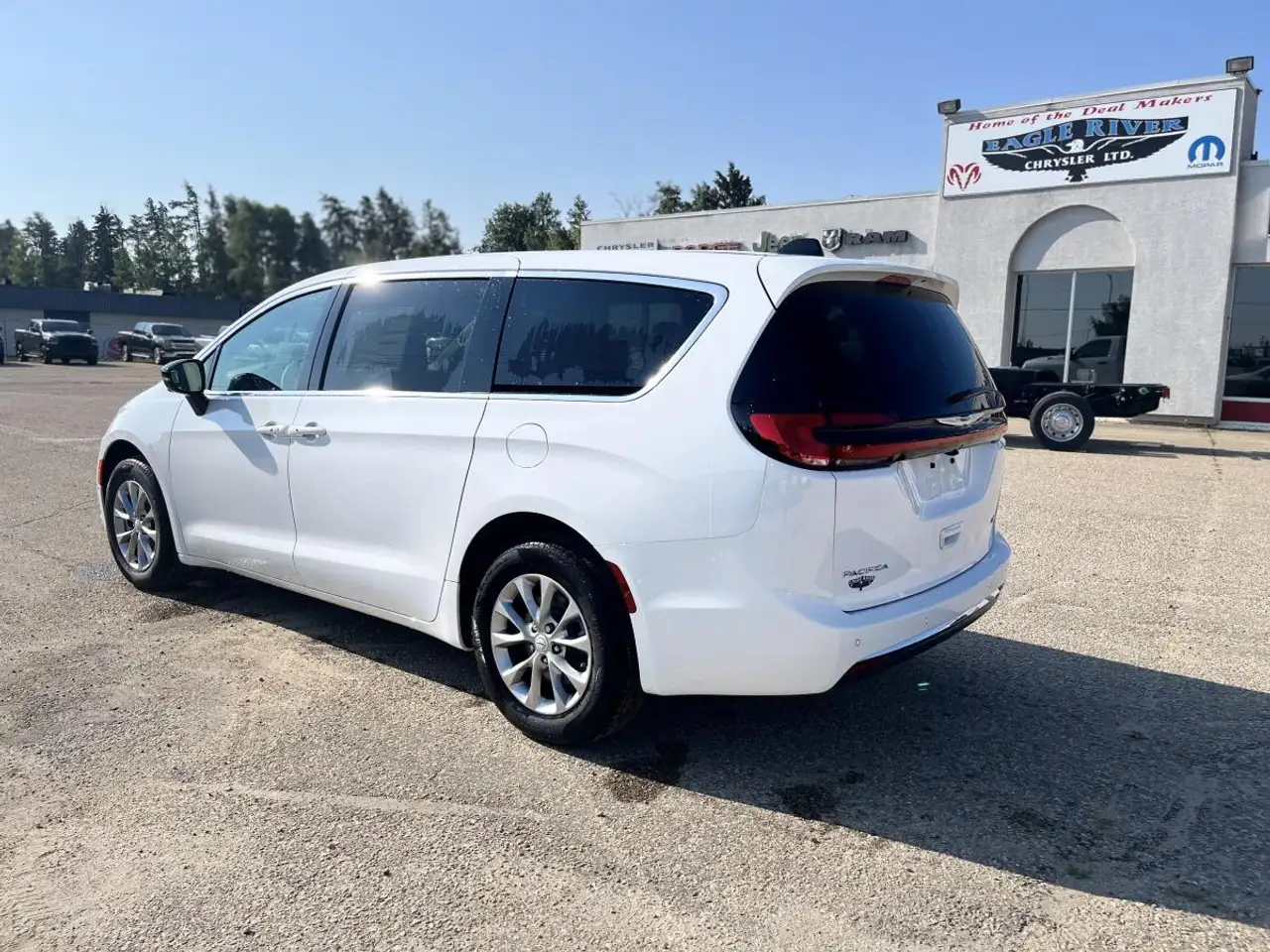 Chrysler Pacifica photo Chrysler Pacifica
