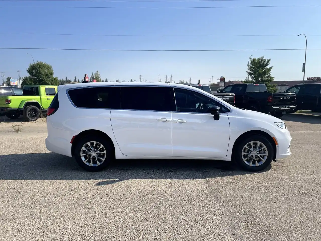 Chrysler Pacifica photo Chrysler Pacifica