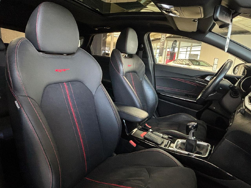 Kia ProCeed / pro_cee'd GT — photo 12
