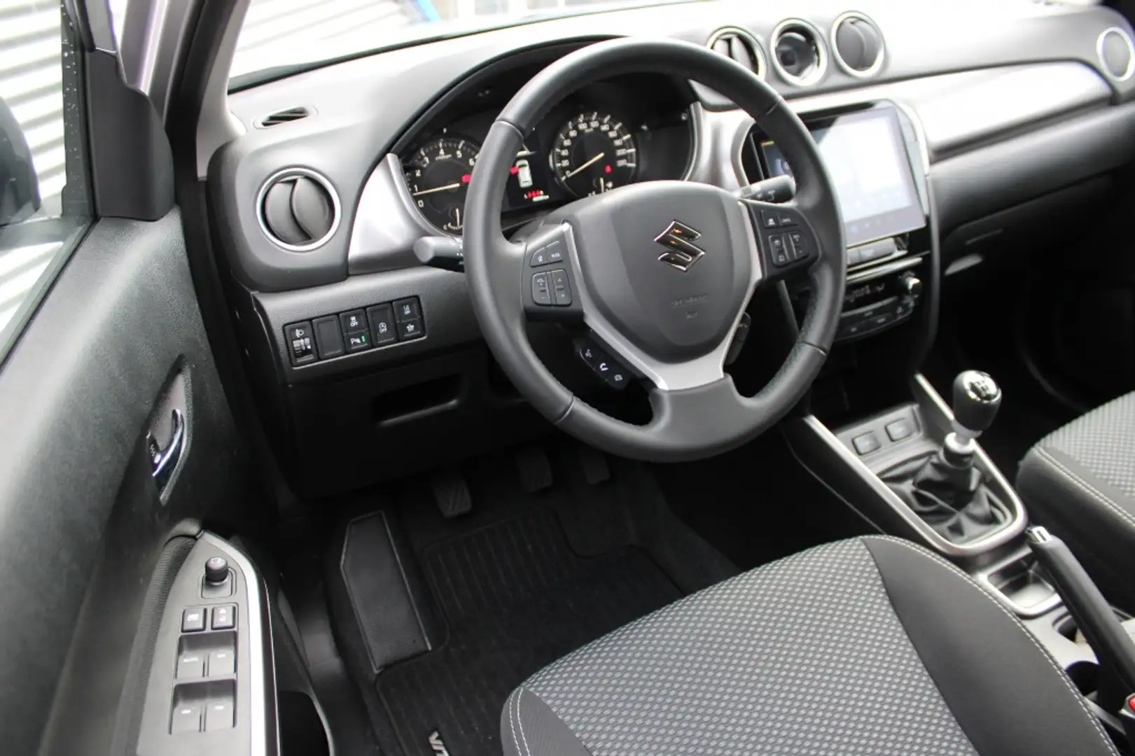 Suzuki Vitara 1.4 Boosterjet Select SmartHybrid | Nieuw Model! Zilver - 2
