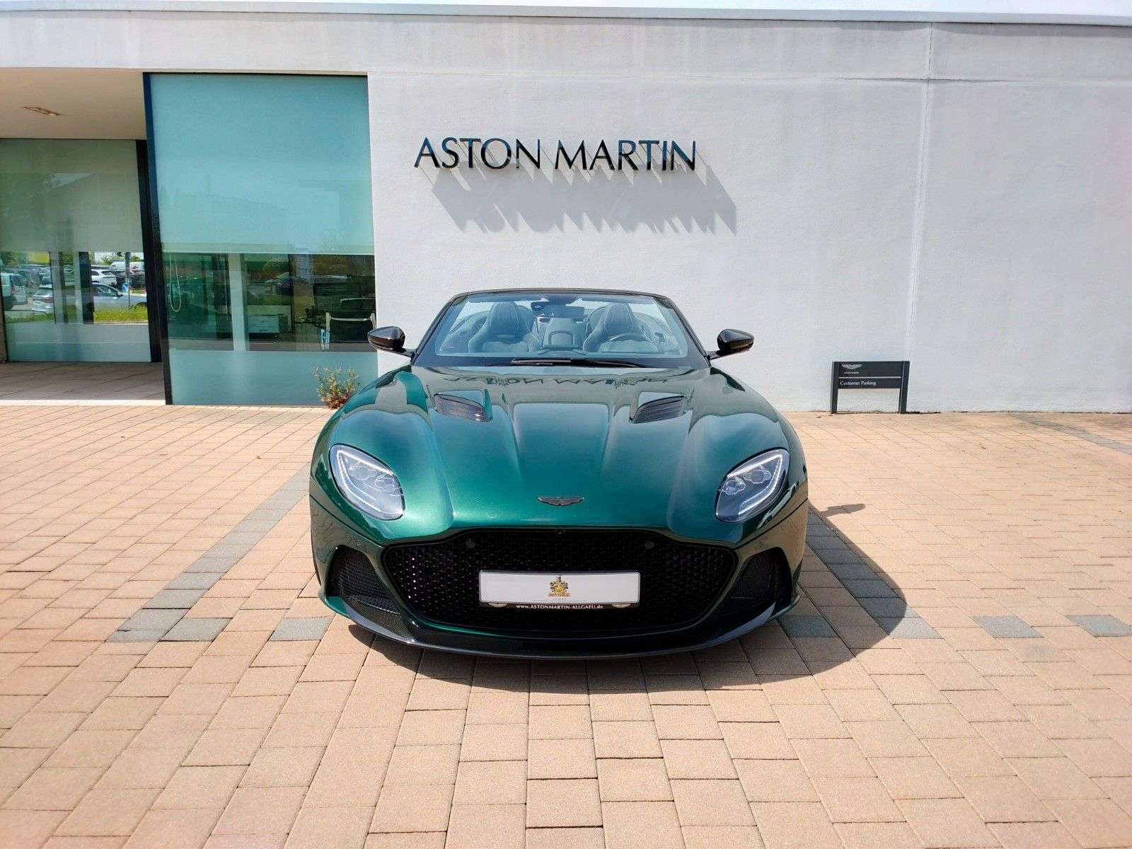 Second hand Aston Martin Dbs 