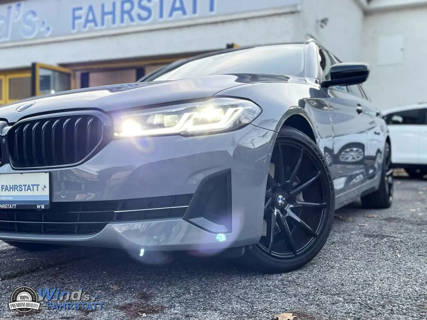 BMW 530 d xDrive Touring / LED / Leder / Sitzlüftung Grau - 2