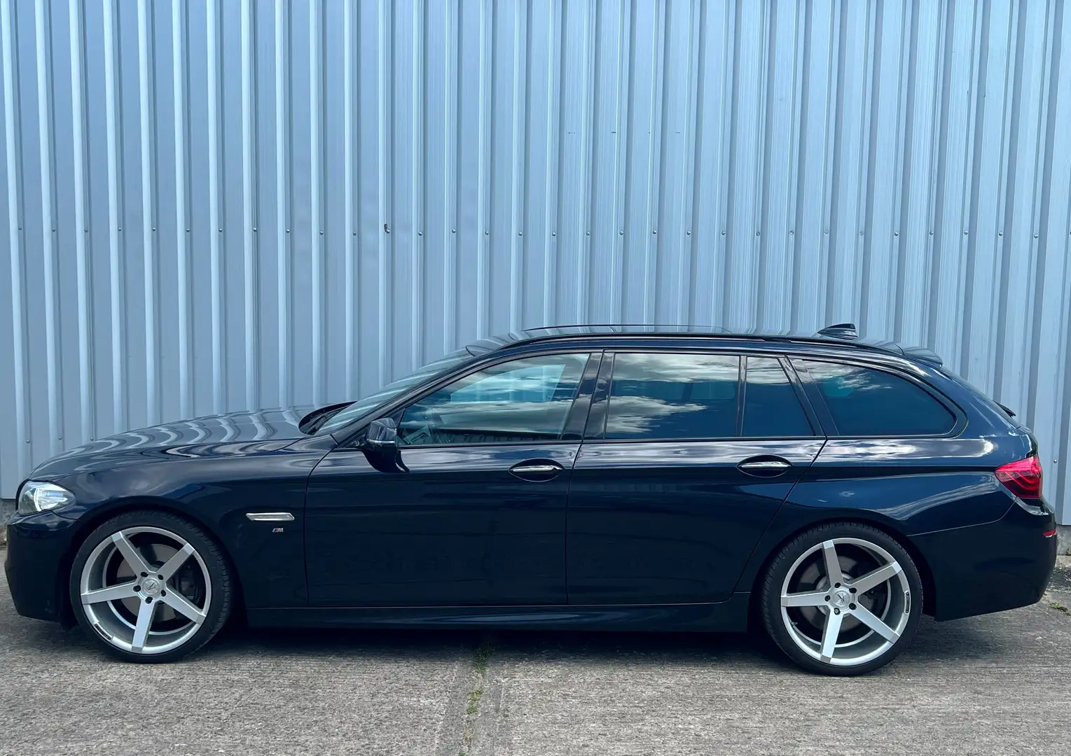 BMW 530 d *AHZV*Panorama*Leder*M*Shadow* Černá - 2