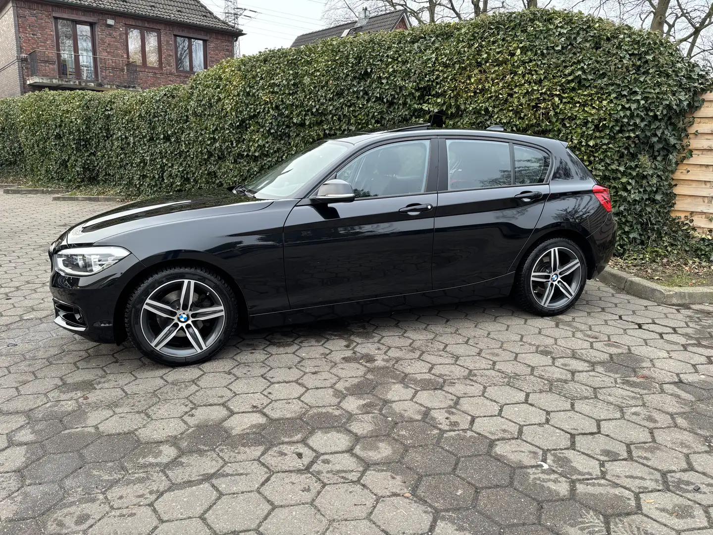 BMW 120 120d Aut. Sport Line - 1