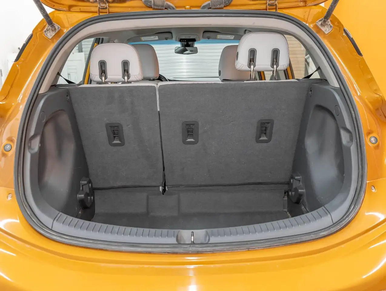 Chevrolet Bolt снимка Chevrolet Bolt