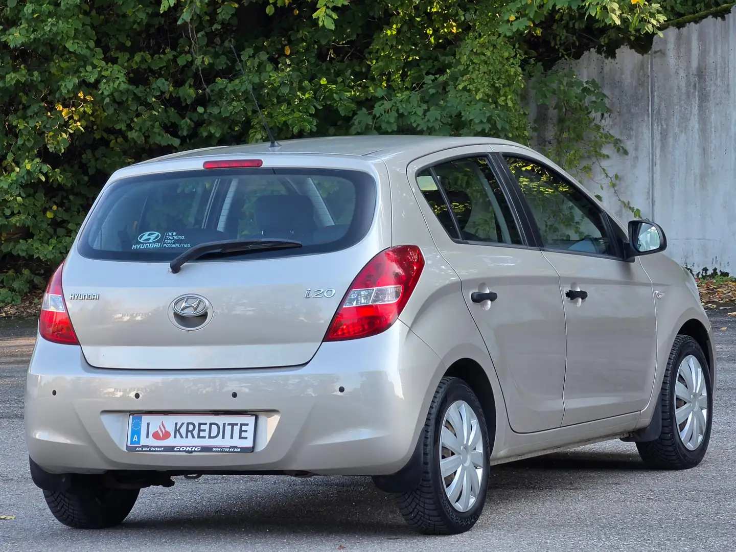 Hyundai i20 Klima* Parksensoren* Neues Pickerl* 142.000 Km* Grau - 2