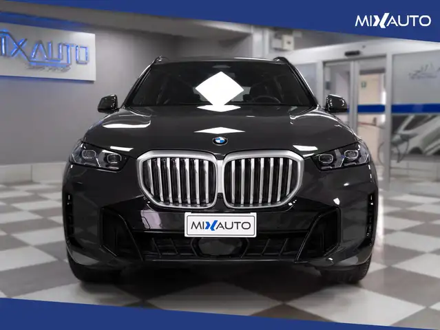 BMW X5 view 2