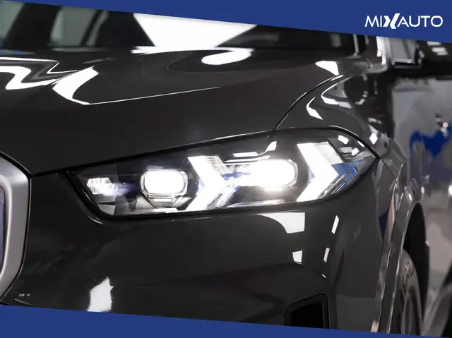 BMW X5 view 10