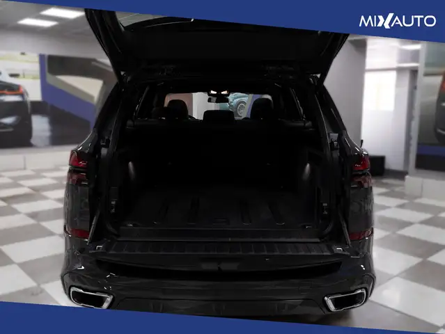 BMW X5 view 7