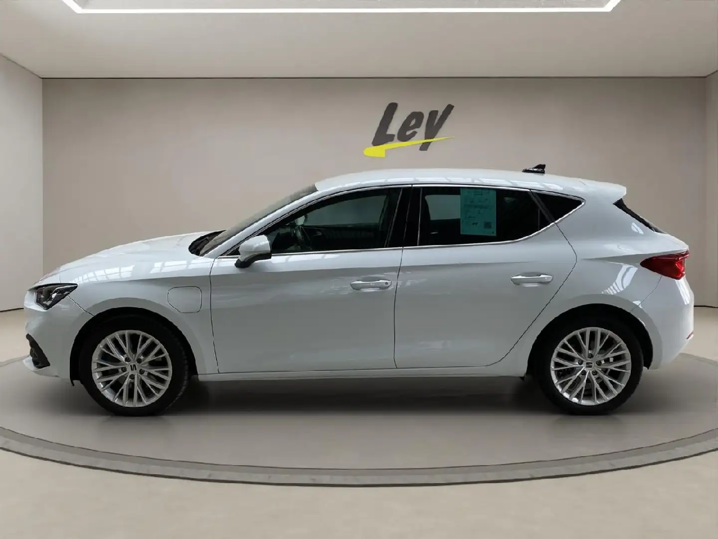 SEAT Leon Xcellence e-Hybrid Weiß - 2