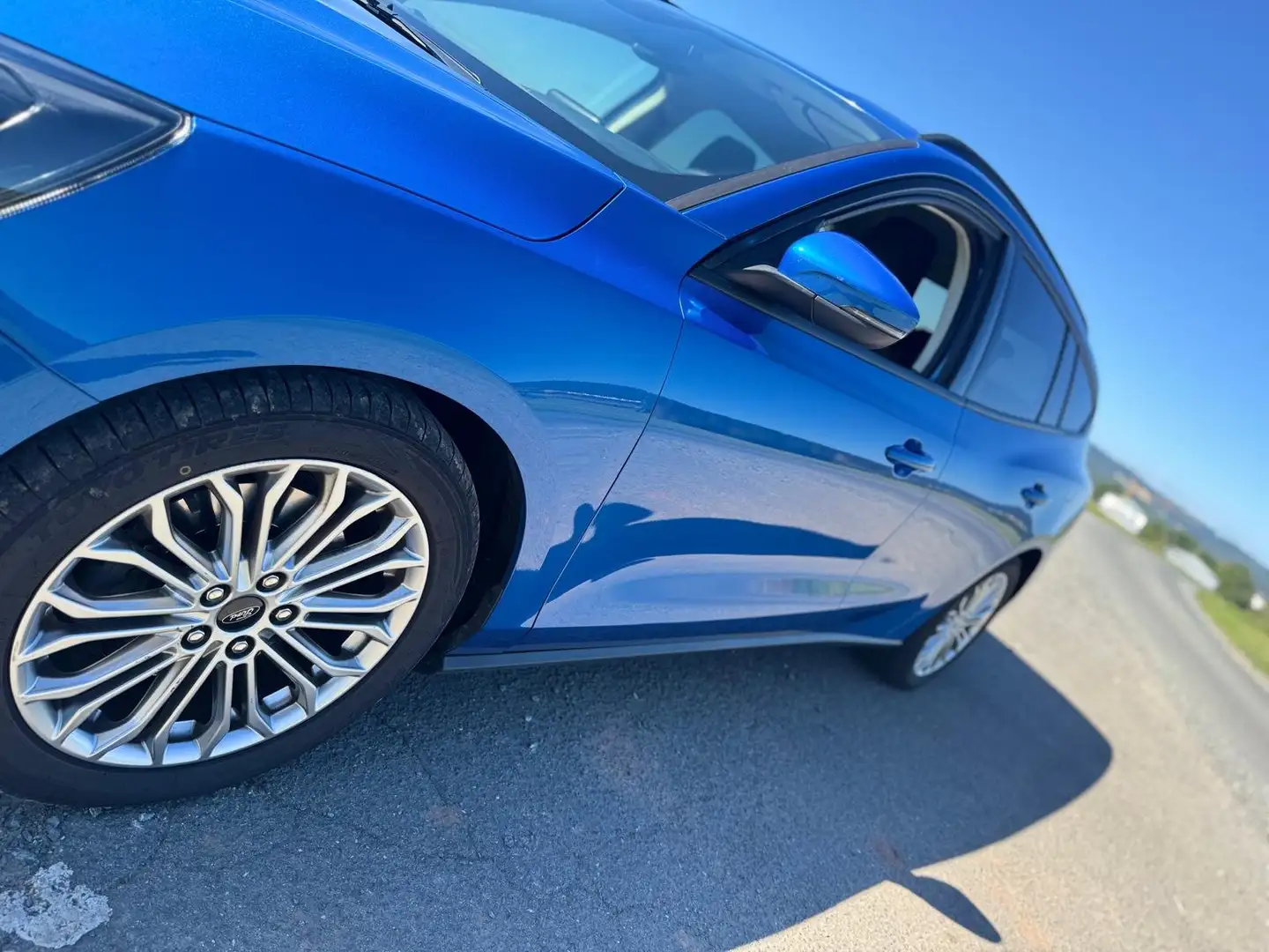 Ford Focus Focus Turnier2.0 EcoBluStartStopSstem Aut.TITANIUM Blau - 1