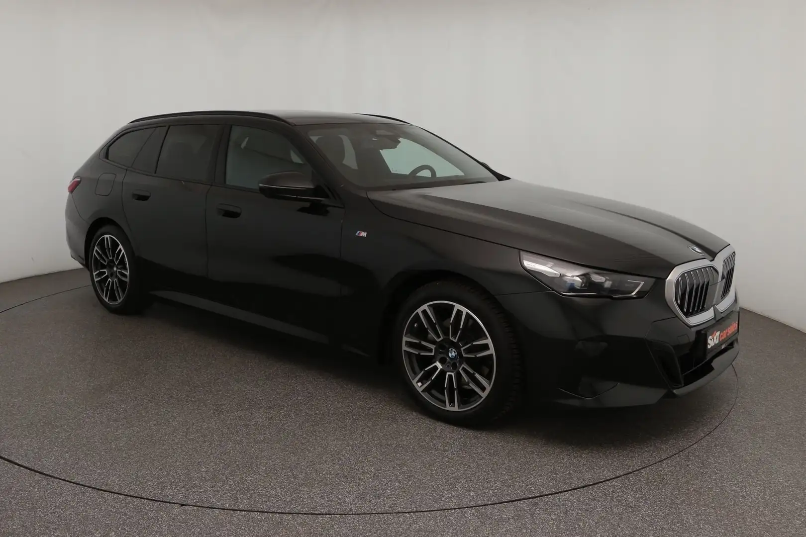 BMW 520 i M Sport Pano|Lüft|harman|PAs+360°|el.S|AHK Schwarz - 1