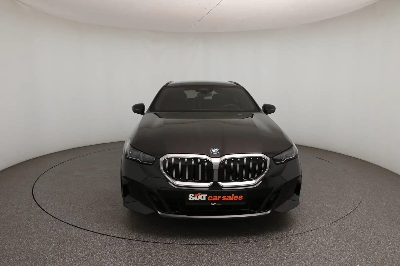 BMW 520 i M Sport Pano|Lüft|harman|PAs+360°|el.S|AHK Schwarz - 2